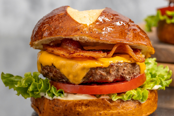 Classic Bacon Cheeseburger