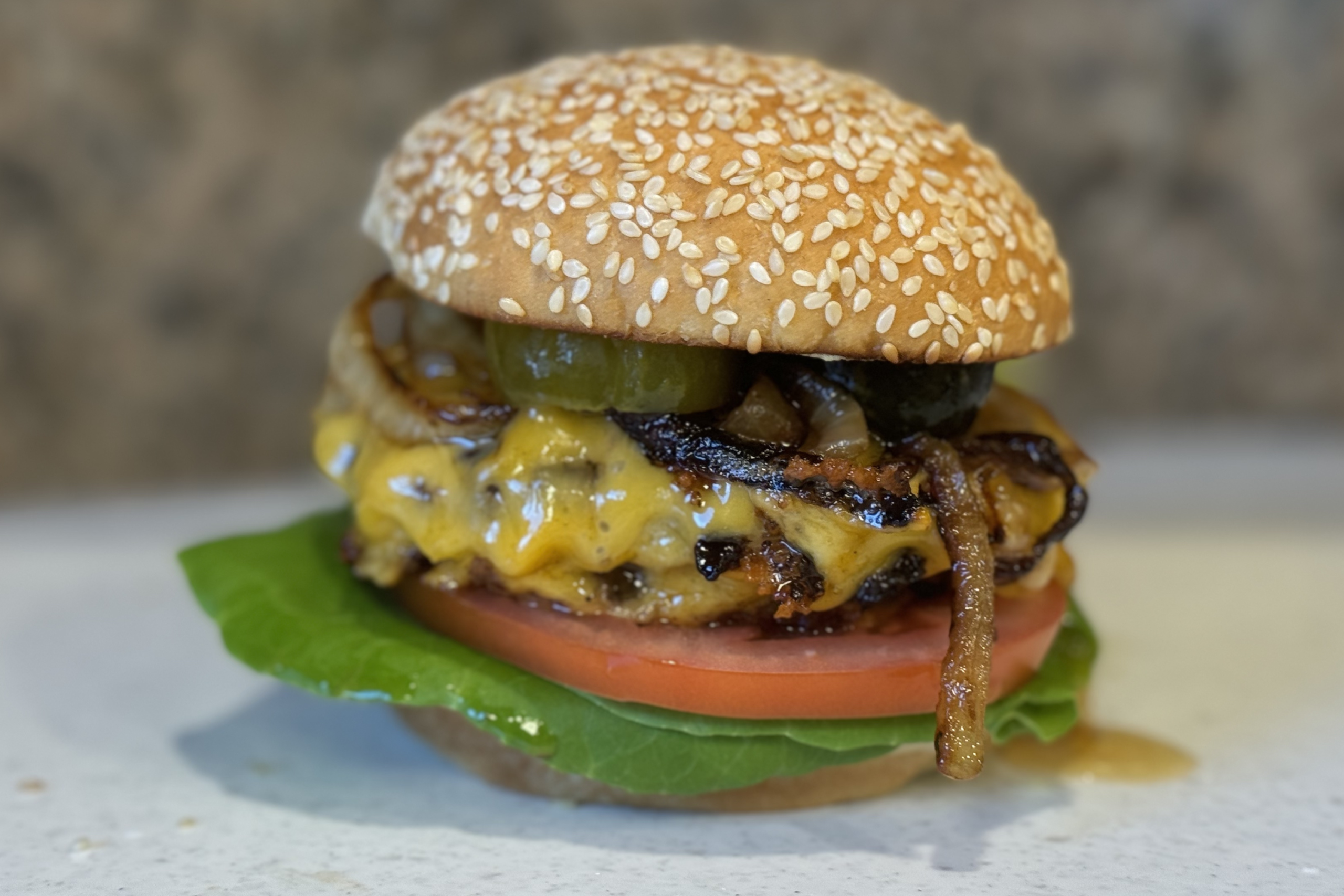 Spotlight Celebrity Burgers: Gordon Ramsay’s Perfect Burger